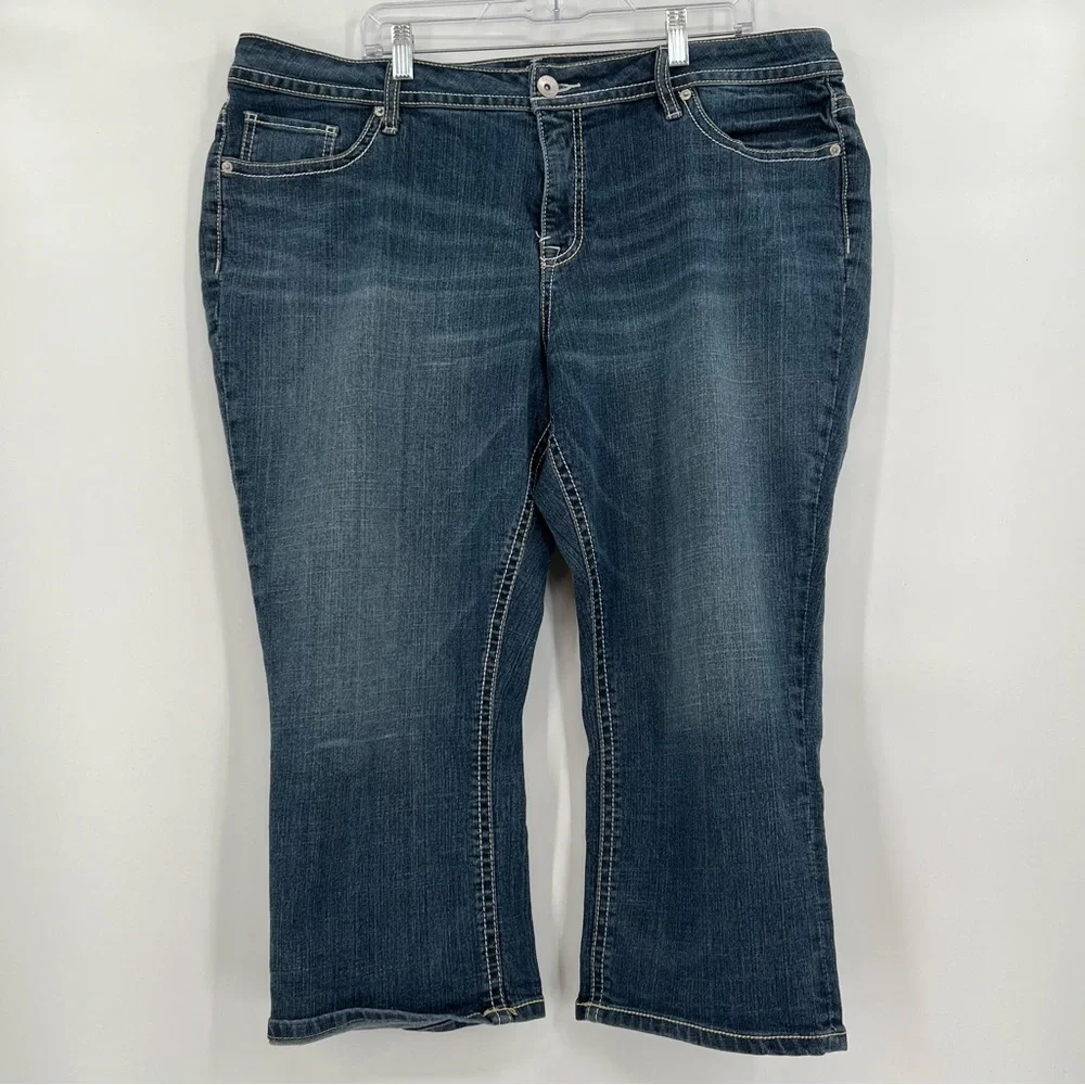 Size 22W  A.n.a. capris